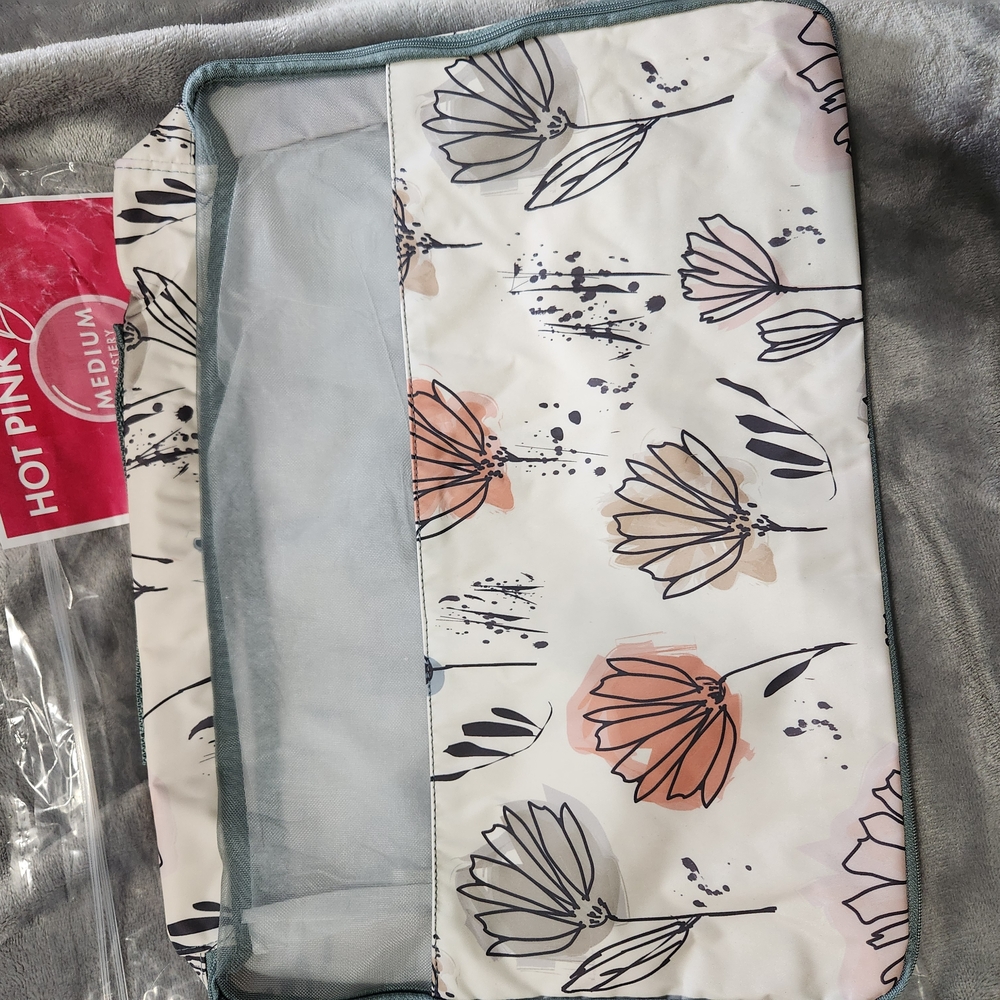Thirty-One medium packing cube
